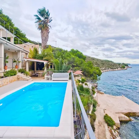 Oceanus Villa Hvar Town