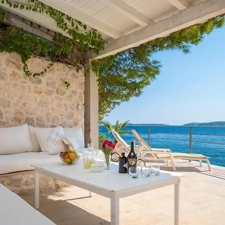 Oceanus Hvar Town