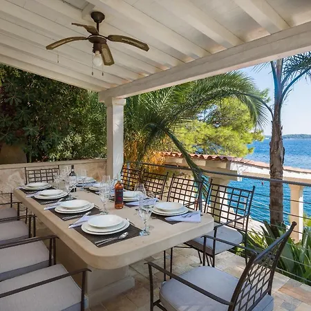 Oceanus Villa *