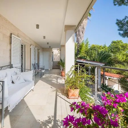 Oceanus Villa Hvar Town